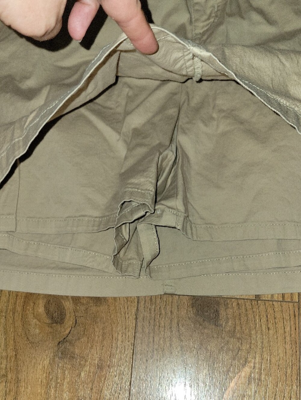 St. John's Bay Beige Women's Skort - Picture 5 of 6
